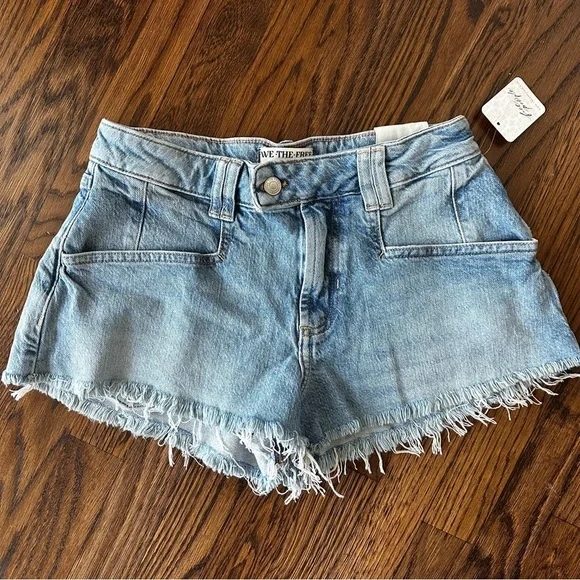 Free People cutoffs | We The Free CRVY High Voltage Short | Curvy jean shorts - Picture 2 of 9
